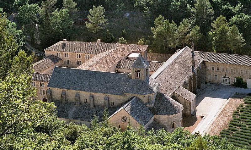 Iglesia Medieval: Auge y decadencia de la Iglesia medieval