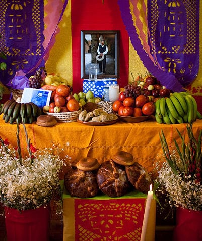 ¿Qué es el altar de muertos?